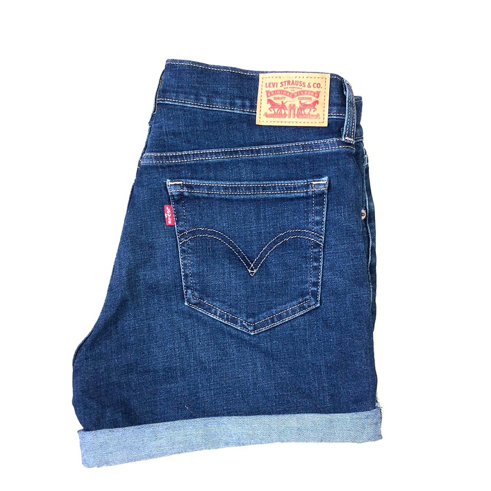 Levi Jean shorts dark wash